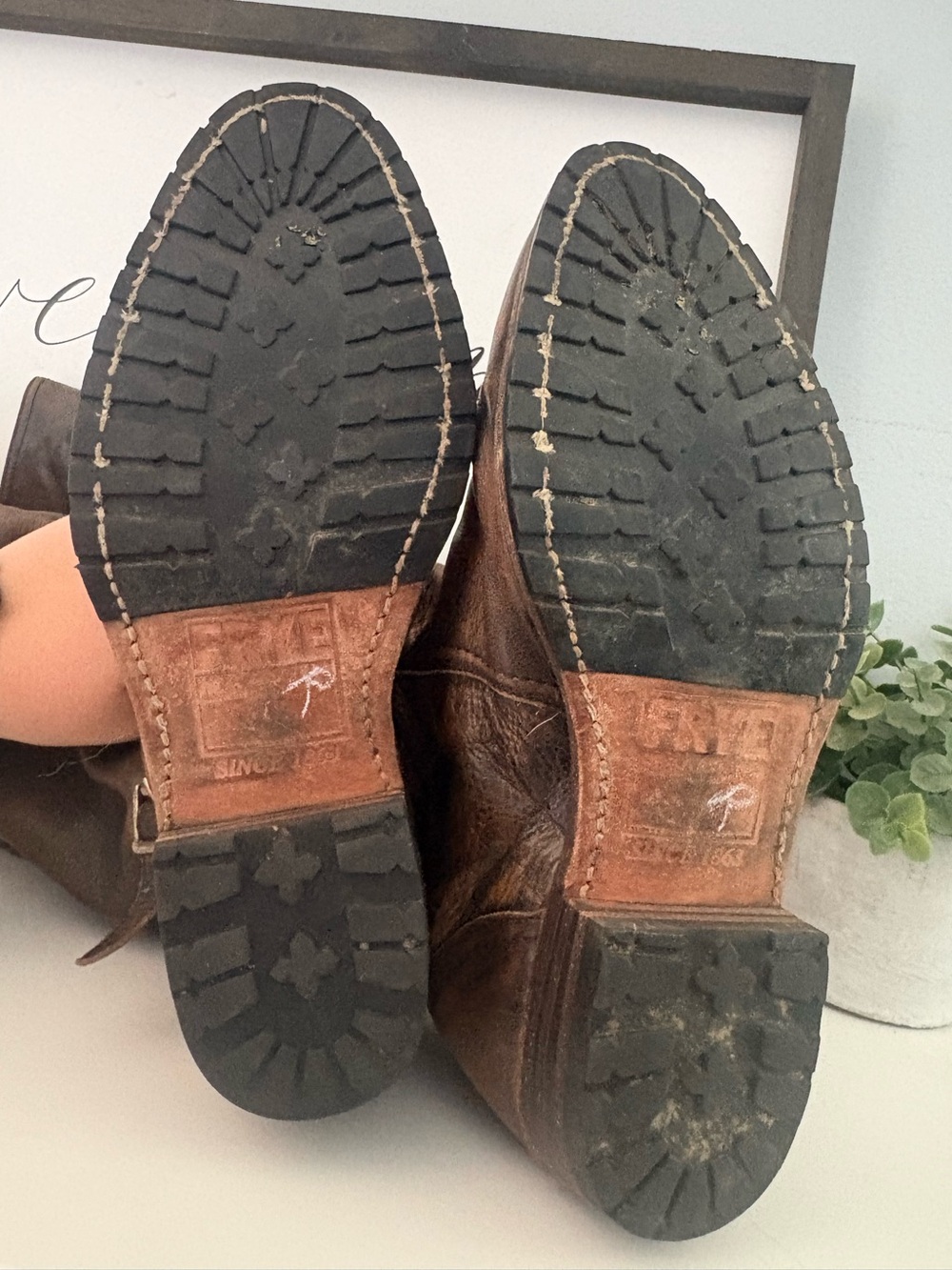 Frye Dorado Distressed Leather Boots Women’s Size 9 - Picture 8 of 9